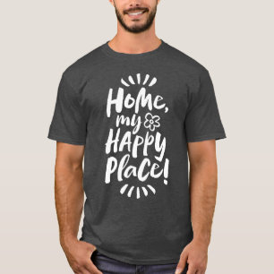 Camiseta Para casa, meu Lugar Feliz! Cozy Comfy - Alguém