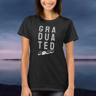 Camiseta Para o recém-formado. Um T-Shirt Formando