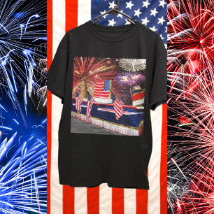 Camiseta Parada com flutuador e bandeira da estátua da