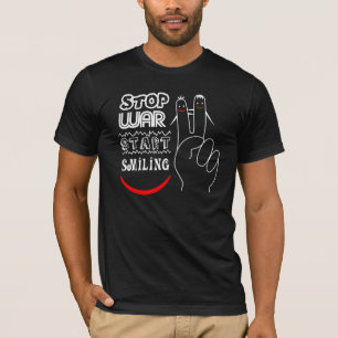 Camiseta Pare a Guerra Comece a Sorrir Sinal de Paz Desenho