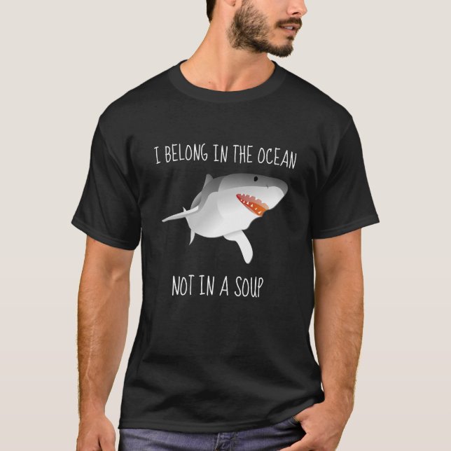 Camiseta Parem De Encontrar Tubarões Pertencer Ao Oceano Nã (Frente)