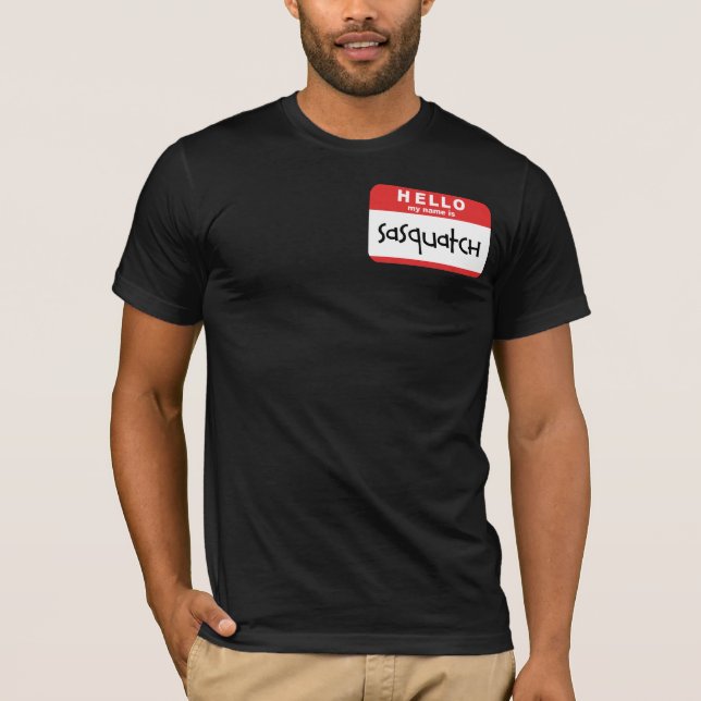 Camiseta Paródia grande do pé do t-shirt do crachá (Frente)