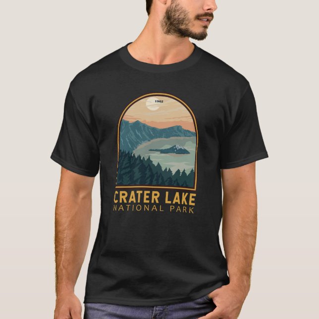 Camiseta Parque Nacional do Lago Crater Vintage Emblem (Frente)