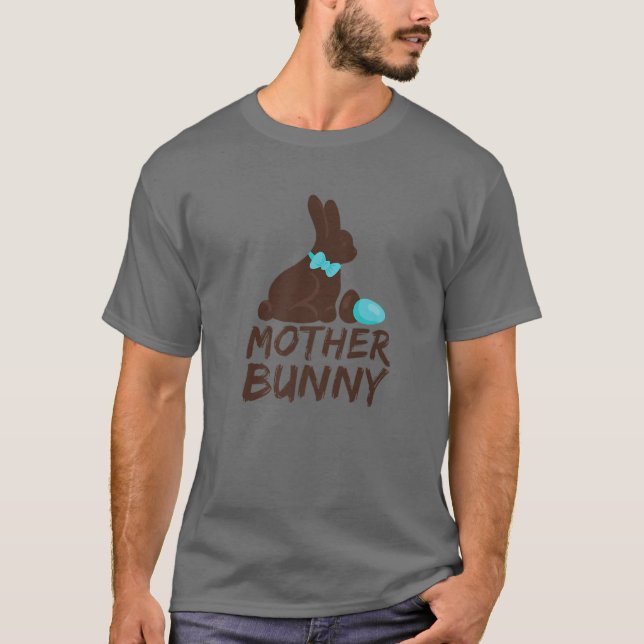 Camiseta Páscoa Familiar Coelhada de Chocolate de Mãe (Frente)