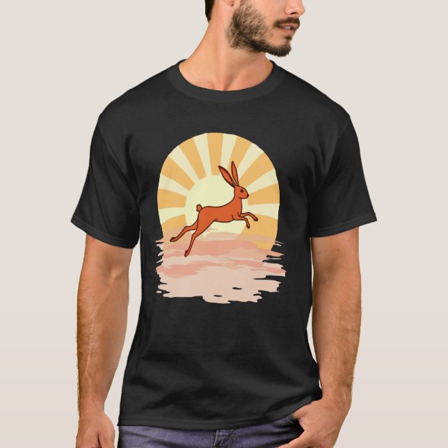 Camiseta Páscoa Ostara Eostre Pagã Bruxaria Lua da Primaver (Frente)
