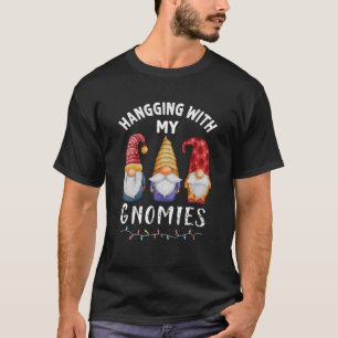Camiseta Passando Com Meus Gnomos Engraçado Natal