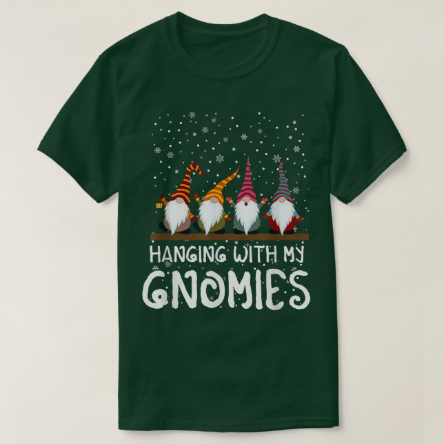 Camiseta Passando Com Meus Papais noeis de Natal Gnomies Xm (Frente do Design)