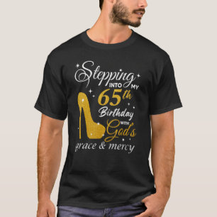 Camiseta Passando para o meu 65º aniversário com a Graça de