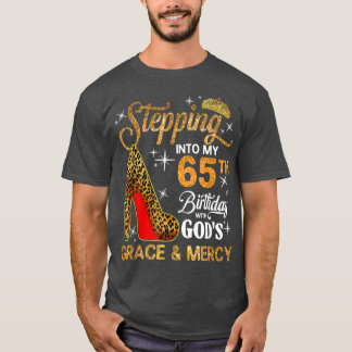 Camiseta Passando para o meu 65º aniversário com a Graça de