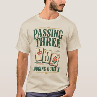 Camiseta Passando Três Julgando Silenciosamente Vintage Mah
