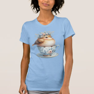Camiseta Passarinho Azul Fofo com Coroa Floral em Xícara de
