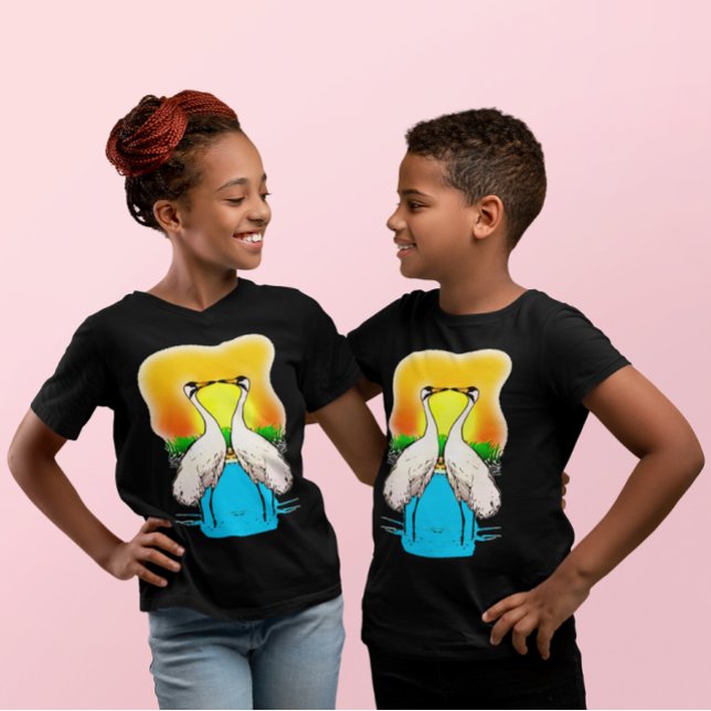 Camiseta Pássaros-guindastes em Crianças Apaixonadas (Whopping Cranes in Love Light Colored Kid's T-Shirt)