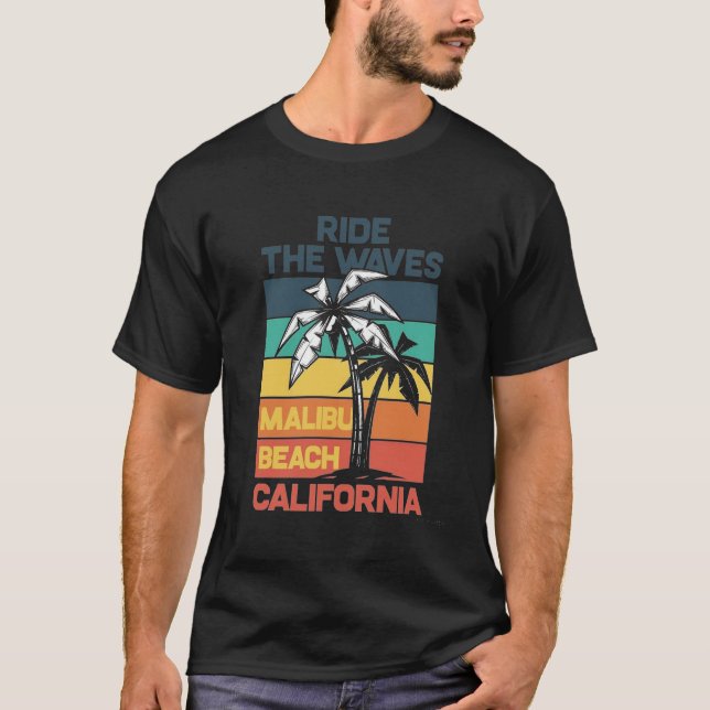Camiseta Passear pelas ondas da praia de Malibu, na Califór (Frente)