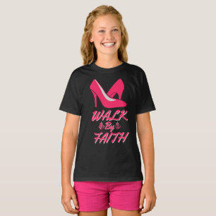 Camiseta Passear por Faith, Bíblia Rosa Quente, Garota