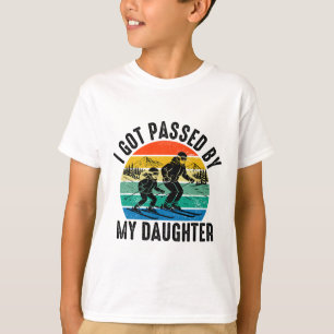 Camiseta Passei a Perna Da Minha Filha Divertido Esquiando