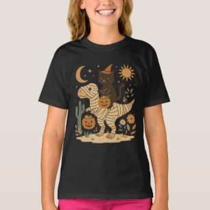 Camiseta Passeio de Gato Preto e T-Rex Múmia no Halloween