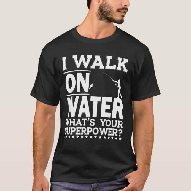 Camiseta Passo Por Água Engraçada Pescador De Gelo Inverno (Frente)