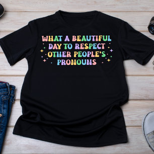 Camiseta Pastel Rainbow Pronoun Respeito