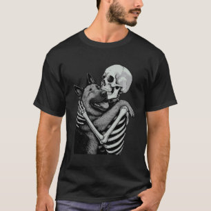 Camiseta Pastor Alemão Esqueleto Abraço Dia das Bruxas Aman