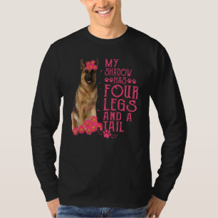 Camiseta Pastor Alemão Minha Sombra Tem Quatro Pernas E Uma