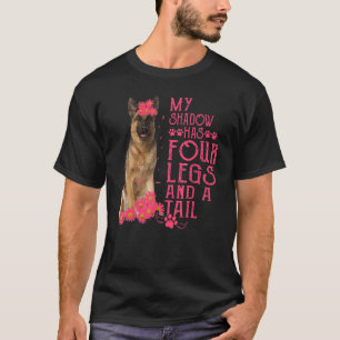 Camiseta Pastor Alemão Minha Sombra Tem Quatro Pernas E Uma