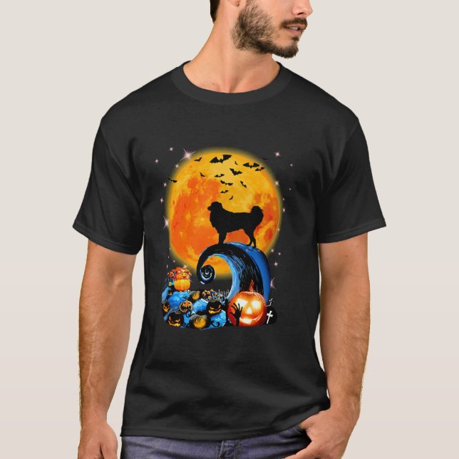 Camiseta Pastor Inglês E Lua Amarela Halloween Engraçado D (Frente)