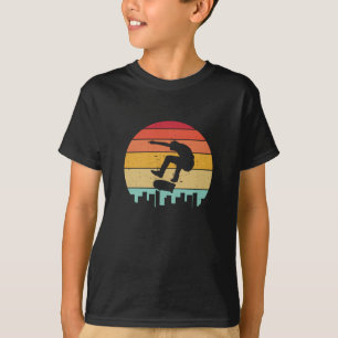 Camiseta Patinagem de patinagem em cima de edifícios