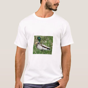Camiseta Pato-real-marinho-macho B55 na grama