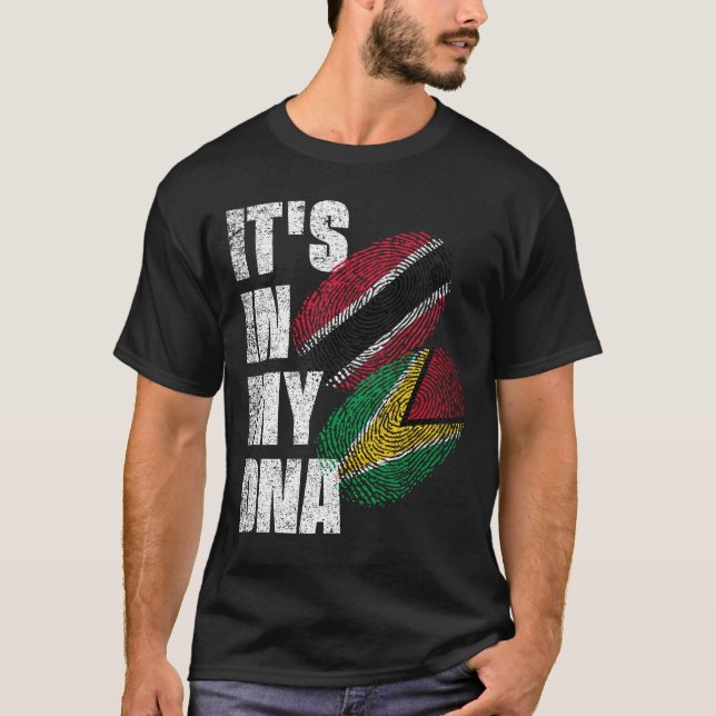 Camiseta Patrimônio Da Bandeira Do DNA Misturado Pelo Trini (Frente)