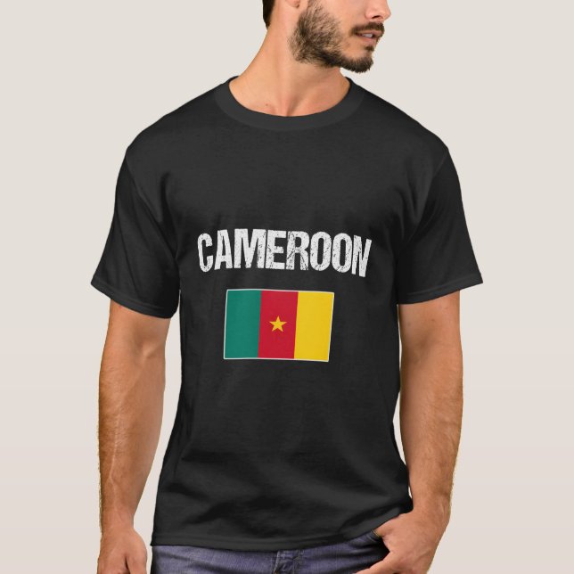 Camiseta Patrimônio do Orgulho Camaronês Oferece Bandeira a (Frente)