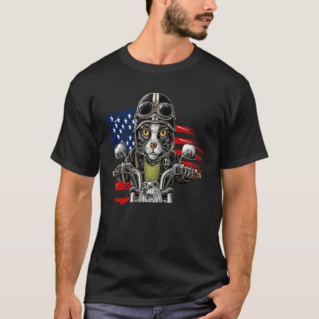 Camiseta Patriot Fluffy Black Cat on Motorcycle with Flag o (Frente)