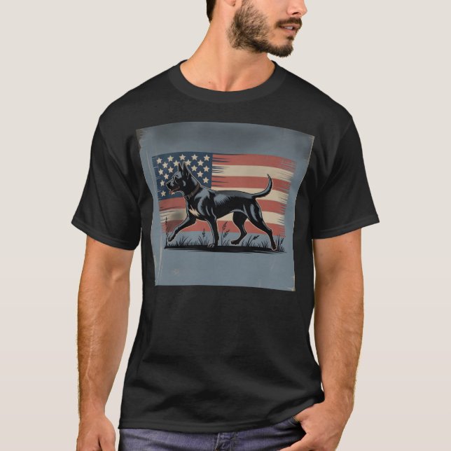 Camiseta Patriot Pup – Retro Dog with American Flag (Frente)