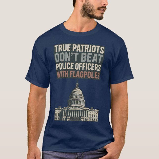 Camiseta Patriotas Verdadeiros Não Batem em Policiais (Frente)