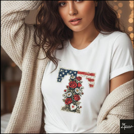 Camiseta Patriotic Floral Letter T Wreath Design
