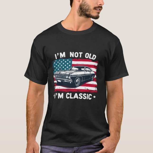 Camiseta Patriótico Carro Gráfico EUA Bandeira Não sou Velh (Frente)