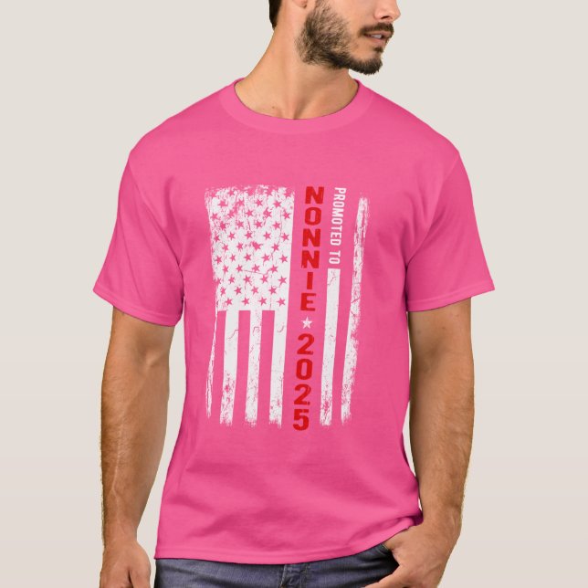 Camiseta Patriótico Promovido A Nonnie Est 2025 Pela Primei (Frente)