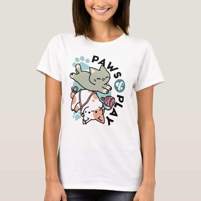 Camiseta Paws and Play – Adorable Cat Illustration (Frente)