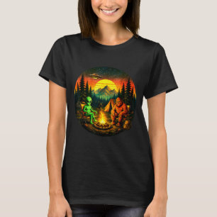 Camiseta Pé grande alienígena engraçado acampamento retrô u