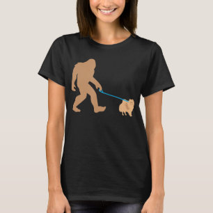 Camiseta Pé Grande Andando Pomerânia Cão Engraçado Sasquatc