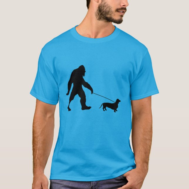 Camiseta Pé Grande Andando seu Cachorro (Frente)