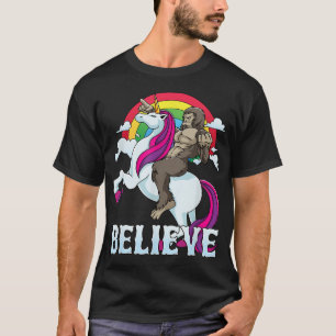 Camiseta Pé Grande Andando Unicorn Arco-Íris Sasquatch Acre