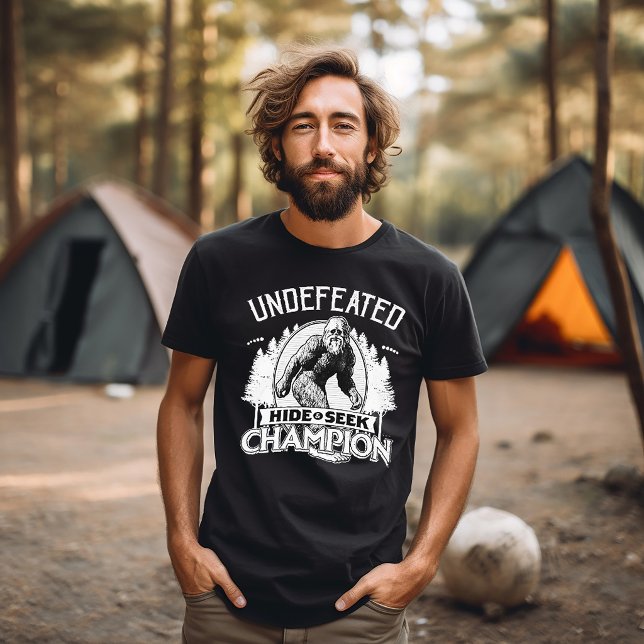 Camiseta Pé-grande - Campeão Invicto de Esconde-Esconde (Criador carregado)