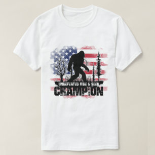 Camiseta Pé Grande Campeão Invicto de Esconde-Esconde Bande