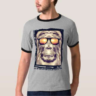 Camiseta Pé Grande Em Sombras