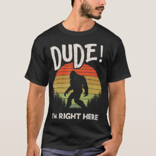 Camiseta Pé Grande Engraçado Estou Bem Aqui Acampando e Faz