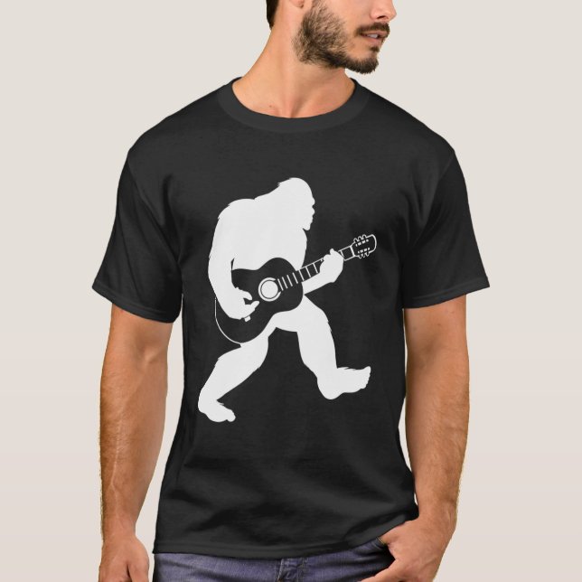 Camiseta Pé Grande Jogando Violão Acústico (Frente)