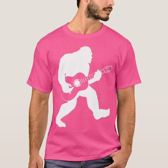 Camiseta Pé Grande Jogando Violão Acústico (Frente)