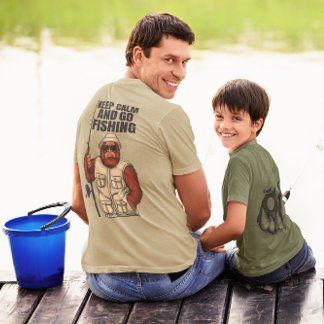 Camiseta Pé Grande Mantenha a Calma e Vá Pescar Sasquatch E
