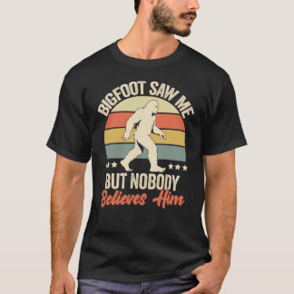 Camiseta Pé Grande Me Viu Mas Ninguém Acredita Nele Humor E
