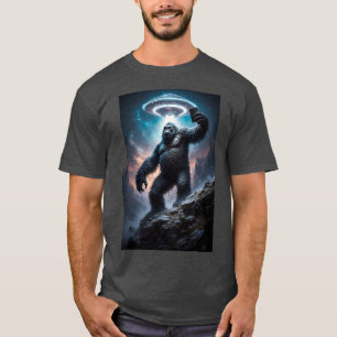 Camiseta Pé-grande tirando uma selfie com OVNIs